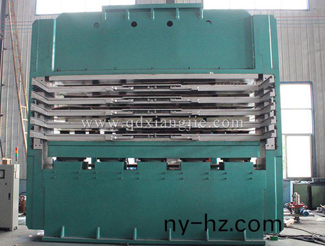 XLB-4000x750-1500T胎(tai)麵平闆(ban)硫化(hua)機(jī)