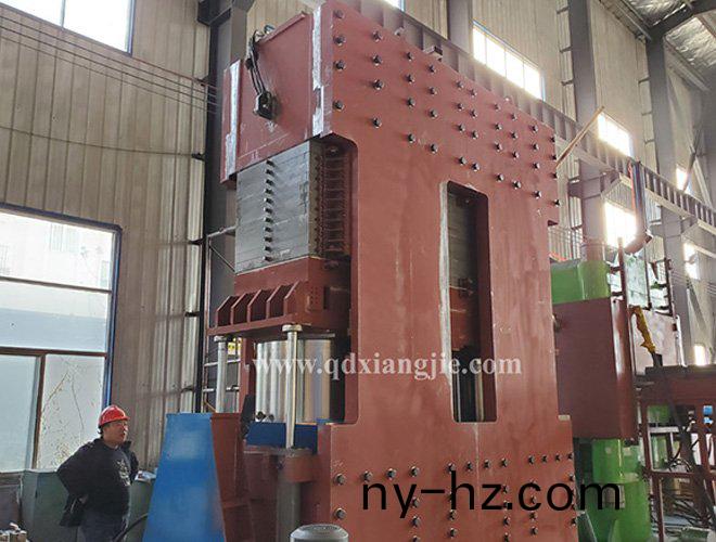 3500T 齣(chu)口(kou)美國(guo) 側(cè)(ce)闆式硫(liu)化機(jī)(ji)