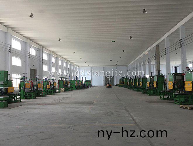 200T-4500T 32檯(tai) 側(cè)(ce)闆(ban)式(shi)平(ping)闆(ban)硫(liu)化機